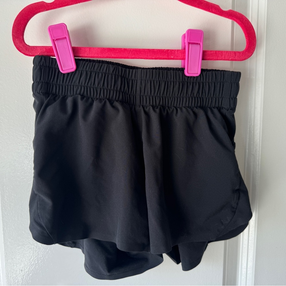 Athleta Girl Run Free 2.5” Shorts